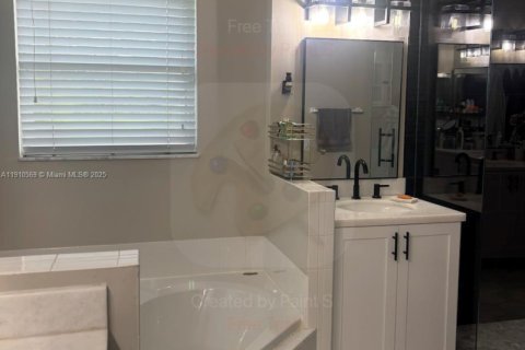 Снять в аренду виллу или дом в Корал-Спрингс, Флорида 3 спальни, 169.27м2, № 1966056 - фото 9