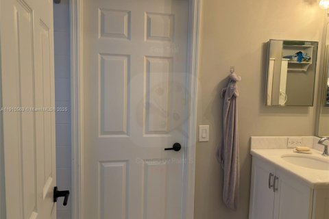 Снять в аренду виллу или дом в Корал-Спрингс, Флорида 3 спальни, 169.27м2, № 1966056 - фото 10