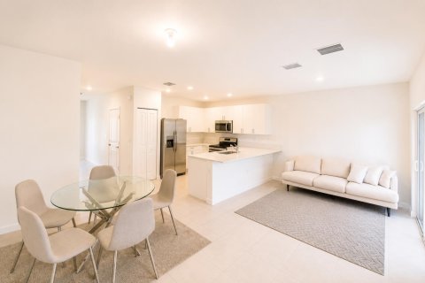 Adosado en alquiler en West Park, Florida, 3 dormitorios, 118.54 m2 № 2084974 - foto 16