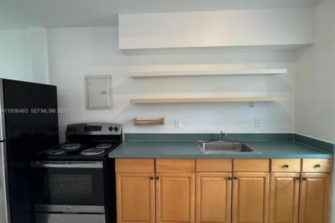 Condo in Miami, Florida  № 1994427 - photo 5