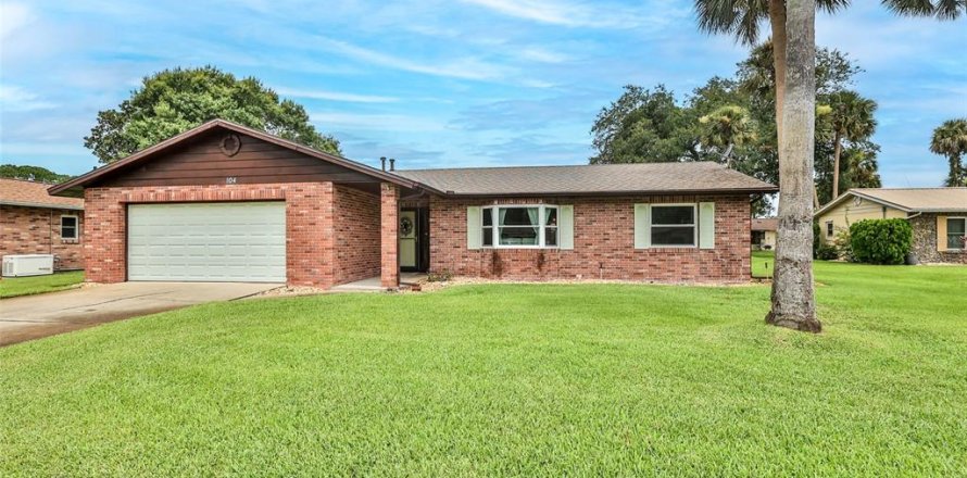House in Daytona Beach, Florida 4 bedrooms, 180.69 sq.m. № 1650014