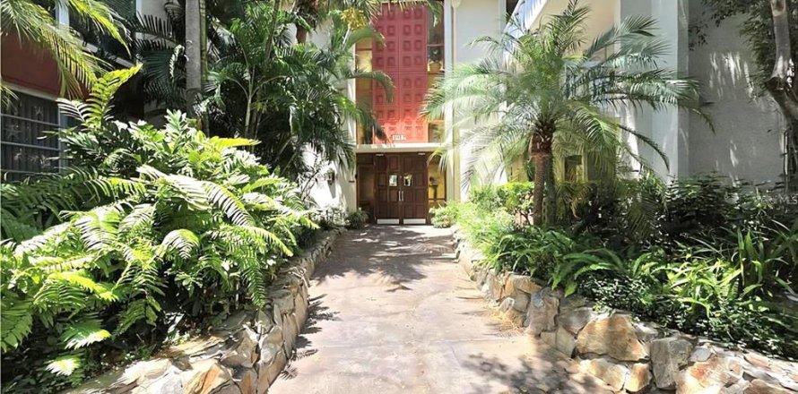 Condo in Clearwater, Florida, 2 bedrooms № 2195726