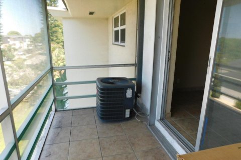 Condo in Plantation, Florida, 1 bedroom  № 2180417 - photo 6