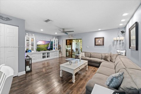 Copropriété à vendre à Pembroke Pines, Floride: 3 chambres, 136.75 m2 № 1959427 - photo 25