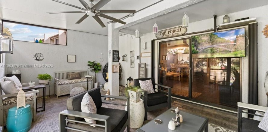 Condo à Pembroke Pines, Floride, 3 chambres № 1959427