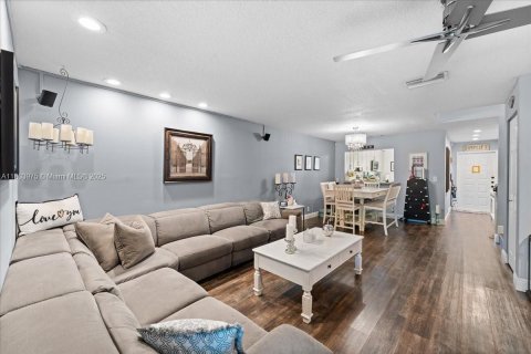 Copropriété à vendre à Pembroke Pines, Floride: 3 chambres, 136.75 m2 № 1959427 - photo 27