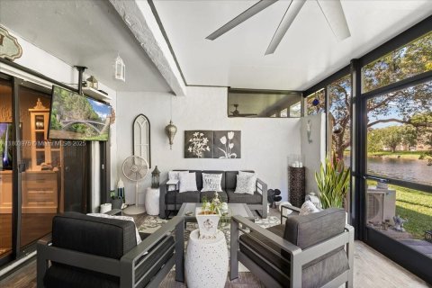 Copropriété à vendre à Pembroke Pines, Floride: 3 chambres, 136.75 m2 № 1959427 - photo 14