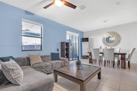Townhouse in Homestead, Florida 3 bedrooms, 173.73 sq.m. № 1809759 - photo 8