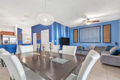 Townhouse in Homestead, Florida 3 bedrooms, 173.73 sq.m. № 1809759 - photo 6