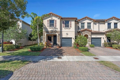 Townhouse in Homestead, Florida 3 bedrooms, 173.73 sq.m. № 1809759 - photo 1