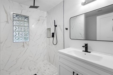 Casa en venta en Apopka, Florida, 5 dormitorios, 182.09 m2 № 1618957 - foto 16