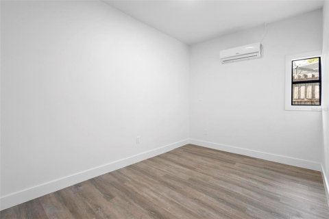 Casa en venta en Apopka, Florida, 5 dormitorios, 182.09 m2 № 1618957 - foto 25