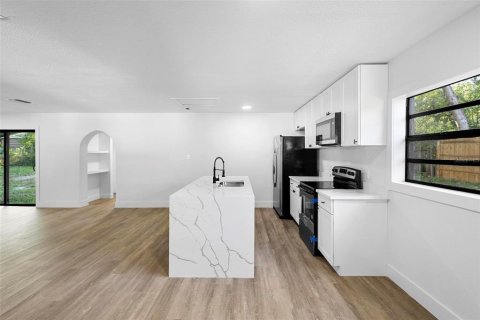 Casa en venta en Apopka, Florida, 5 dormitorios, 182.09 m2 № 1618957 - foto 6