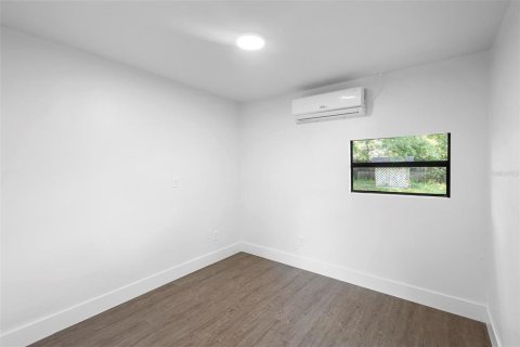 Casa en venta en Apopka, Florida, 5 dormitorios, 182.09 m2 № 1618957 - foto 13
