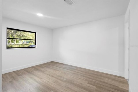 Casa en venta en Apopka, Florida, 5 dormitorios, 182.09 m2 № 1618957 - foto 14