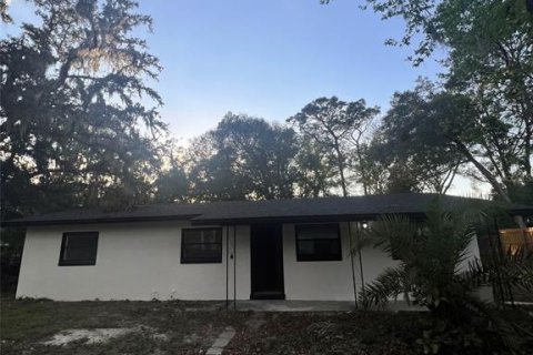 Casa en venta en Apopka, Florida, 5 dormitorios, 182.09 m2 № 1618957 - foto 1