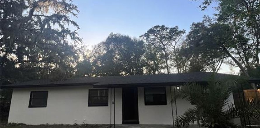 House in Apopka, Florida 5 bedrooms, 182.09 sq.m. № 1618957
