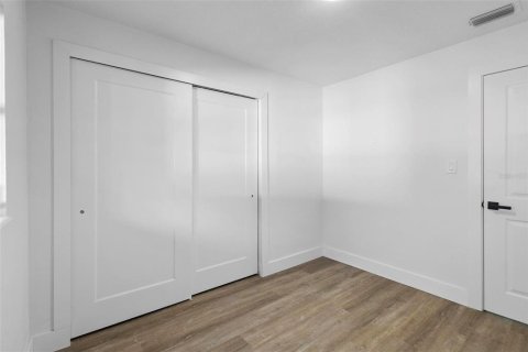 Casa en venta en Apopka, Florida, 5 dormitorios, 182.09 m2 № 1618957 - foto 11