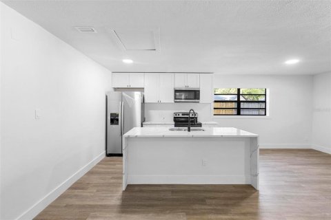 Casa en venta en Apopka, Florida, 5 dormitorios, 182.09 m2 № 1618957 - foto 7