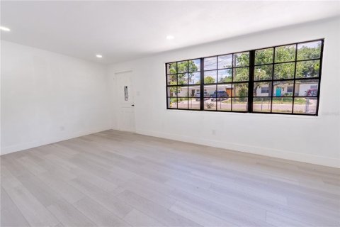 Villa ou maison à vendre à Tampa, Floride: 3 chambres, 117.52 m2 № 2129075 - photo 7