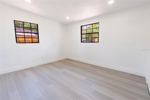 Villa ou maison à vendre à Tampa, Floride: 3 chambres, 117.52 m2 № 2129075 - photo 12