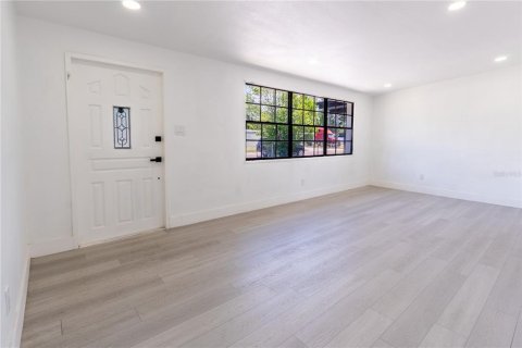 Villa ou maison à vendre à Tampa, Floride: 3 chambres, 117.52 m2 № 2129075 - photo 6