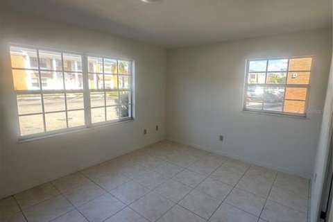 Condominio en venta en Port Charlotte, Florida, 2 dormitorios, 85.38 m2 № 2118660 - foto 11