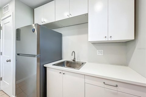 Condo in Orlando, Florida, 1 bedroom № 1853581 - photo 17