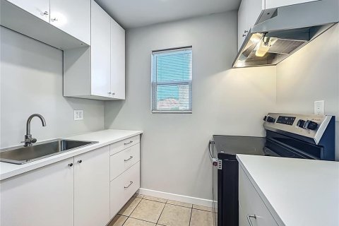 Condo in Orlando, Florida, 1 bedroom № 1853581 - photo 16