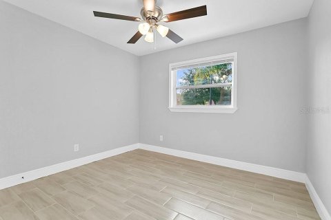 House in Orlando, Florida 4 bedrooms, 171.4 sq.m. № 2237783 - photo 17