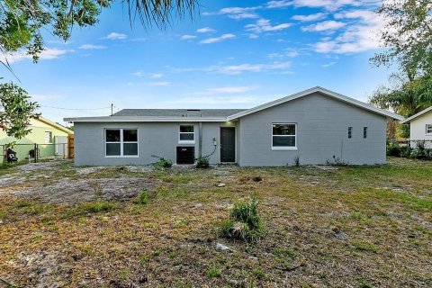 House in Orlando, Florida 4 bedrooms, 171.4 sq.m. № 2237783 - photo 24