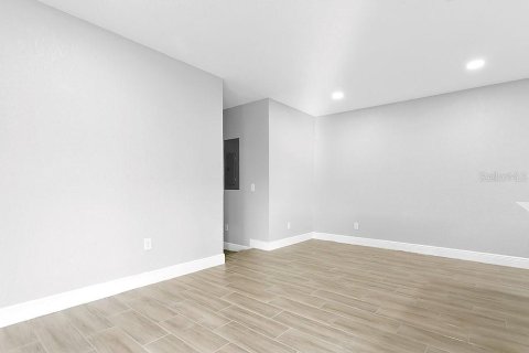 House in Orlando, Florida 4 bedrooms, 171.4 sq.m. № 2237783 - photo 19