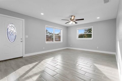 House in Orlando, Florida 4 bedrooms, 171.4 sq.m. № 2237783 - photo 10