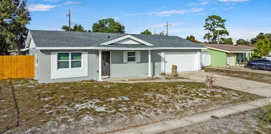 House in Orlando, Florida 4 bedrooms, 171.4 sq.m. № 2237783