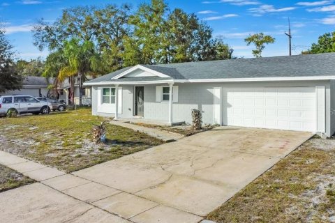 House in Orlando, Florida 4 bedrooms, 171.4 sq.m. № 2237783 - photo 3
