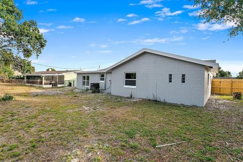 House in Orlando, Florida 4 bedrooms, 171.4 sq.m. № 2237783 - photo 25