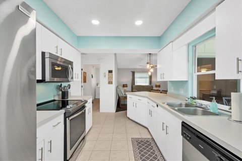 Villa ou maison à vendre à Englewood, Floride: 2 chambres, 141.95 m2 № 1914192 - photo 11