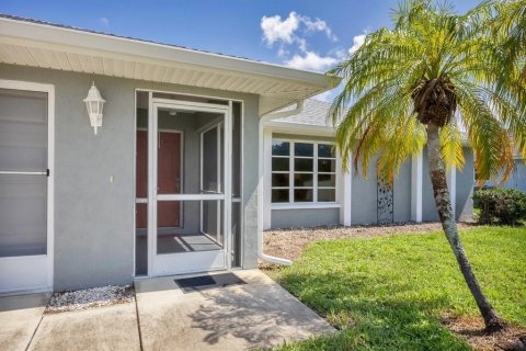 Villa ou maison à vendre à Englewood, Floride: 2 chambres, 141.95 m2 № 1914192 - photo 2