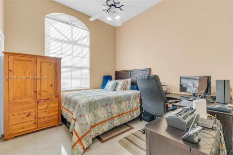 Casa en venta en Pembroke Pines, Florida, 4 dormitorios, 213.77 m2 № 1967359 - foto 29