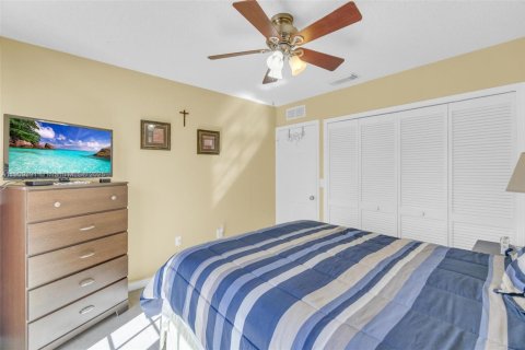 Casa en venta en Pembroke Pines, Florida, 4 dormitorios, 213.77 m2 № 1967359 - foto 17