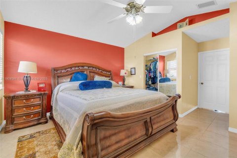 Casa en venta en Pembroke Pines, Florida, 4 dormitorios, 213.77 m2 № 1967359 - foto 25