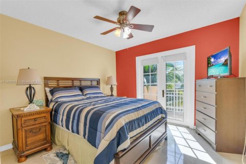 Casa en venta en Pembroke Pines, Florida, 4 dormitorios, 213.77 m2 № 1967359 - foto 16