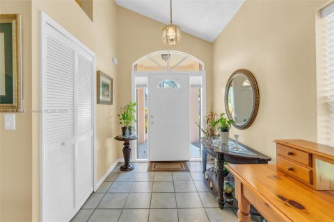 Casa en venta en Pembroke Pines, Florida, 4 dormitorios, 213.77 m2 № 1967359 - foto 5