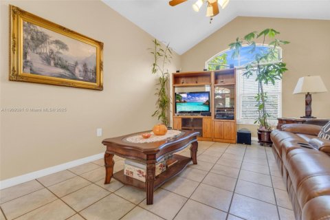 Casa en venta en Pembroke Pines, Florida, 4 dormitorios, 213.77 m2 № 1967359 - foto 7