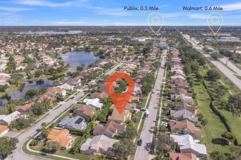 Casa en venta en Pembroke Pines, Florida, 4 dormitorios, 213.77 m2 № 1967359 - foto 3