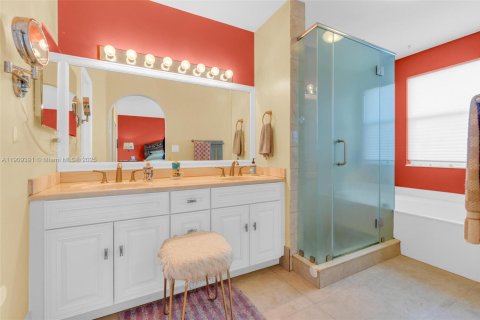 Casa en venta en Pembroke Pines, Florida, 4 dormitorios, 213.77 m2 № 1967359 - foto 28