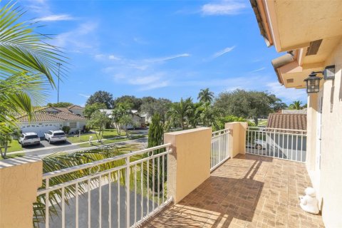 Casa en venta en Pembroke Pines, Florida, 4 dormitorios, 213.77 m2 № 1967359 - foto 18