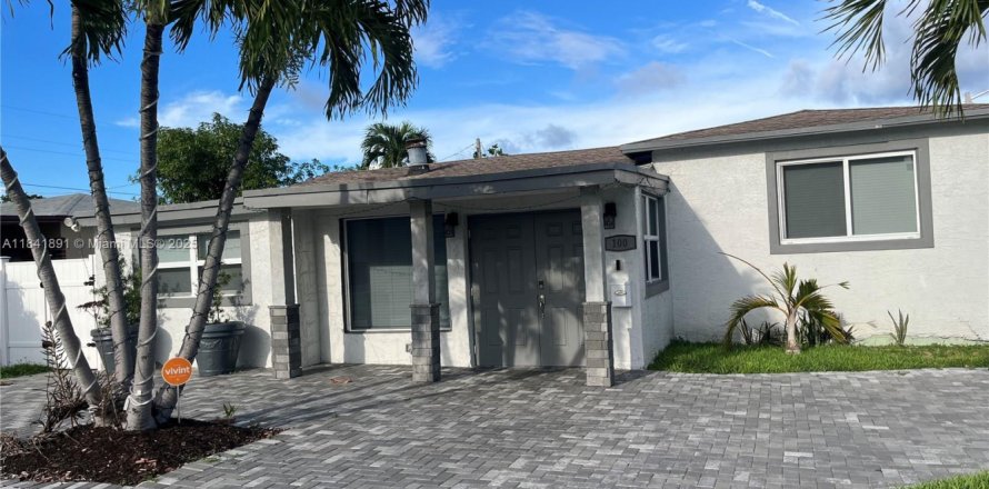 House in Hallandale Beach, Florida 4 bedrooms, 156.17 sq.m. № 1834275