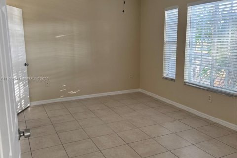 Touwnhouse à louer à Miramar, Floride: 2 chambres, 100.33 m2 № 1988065 - photo 14