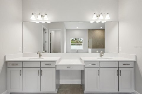 House in Valrico, Florida 4 bedrooms, 364.36 sq.m. № 1687342 - photo 18